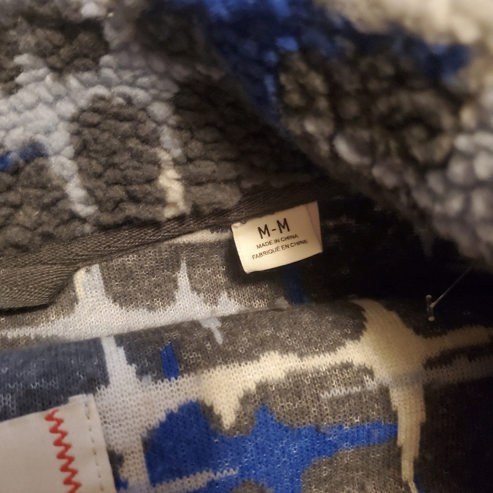 Mockneck Pullover - Picture 2 of 8